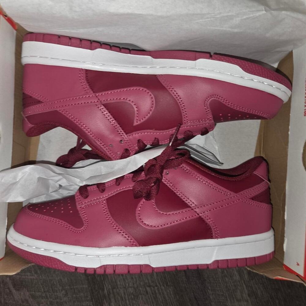 Nike pink low top trainers